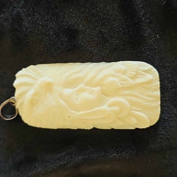 Buffalo bone pendant - Picture 3 of 3